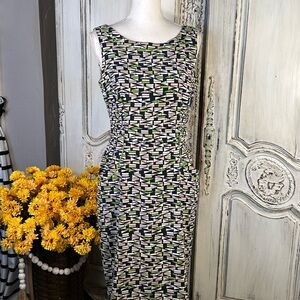 London Times Geometric Patterned Sleeveless Dress  / Lime Green Pipping Details